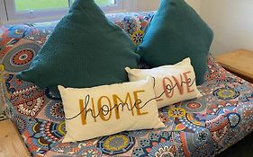 Cozy 3 Bedrooms Home Off Mill Road Sleep